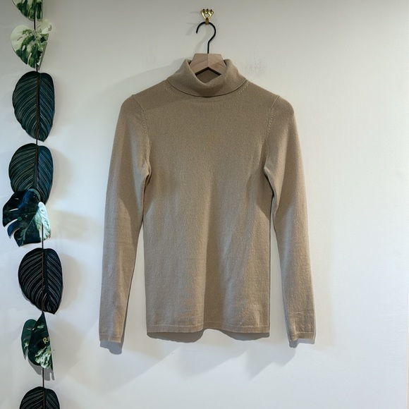 Ann Taylor Cashmere Camel Turtleneck Sweater XXS - Picture 1 of 6
